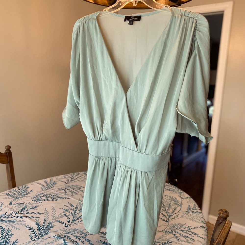 Jade color Suzanne Betro women’s top. Size XL
